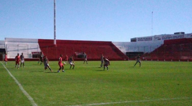Cosmos FC sorprendió a Unión en el 15 de Abril