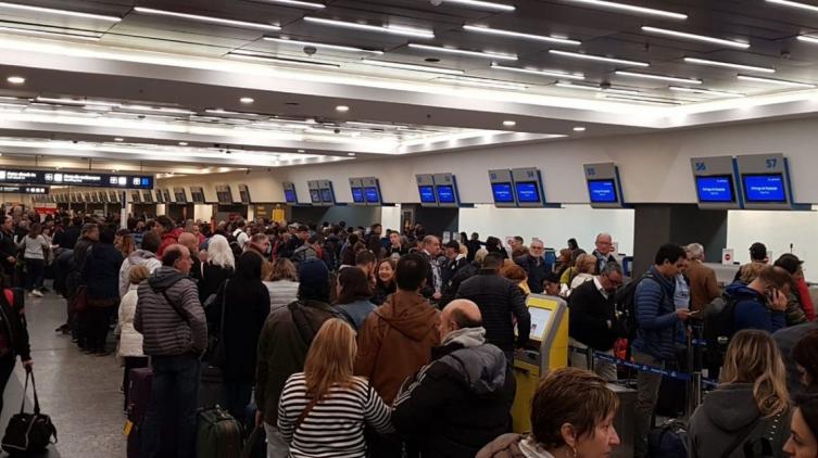 Hay asambleas en todos los aeropuertos