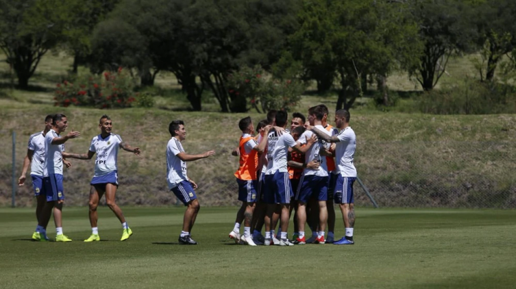 Los ocho cambios que piensa Scaloni para el segundo desafío ante México