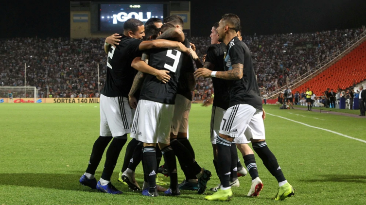 Con goles de Icardi y Dybala la Argentina de Scaloni venció 2-0 a México en la última prueba de 2018