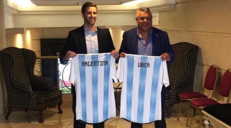 Uber sube la apuesta y sale a la cancha como sponsor de la AFA