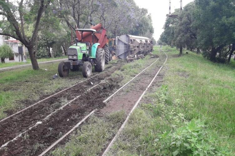 Otro tren descarrilado
