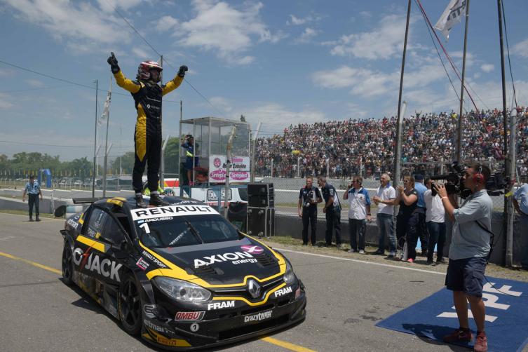 El santafesino Ardusso, a las puertas de escribir la historia grande del automovilismo