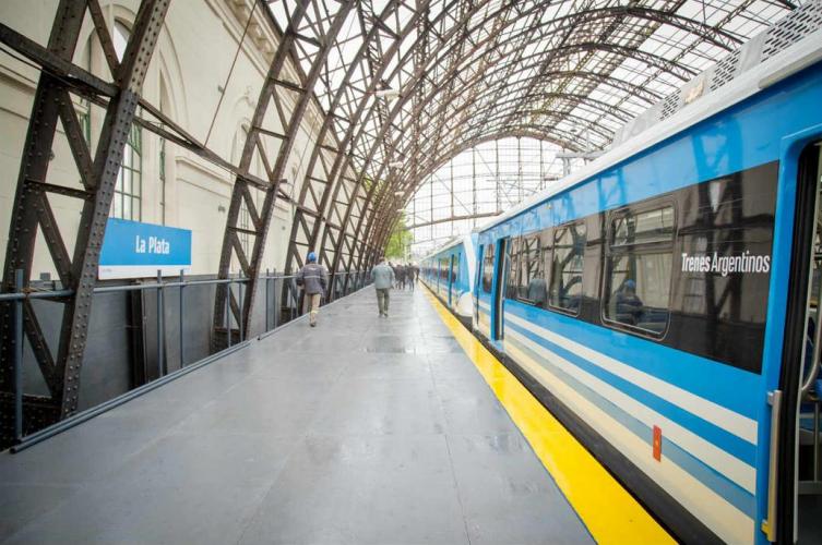 Terminó el paro de trenes, subtes y colectivos de este martes