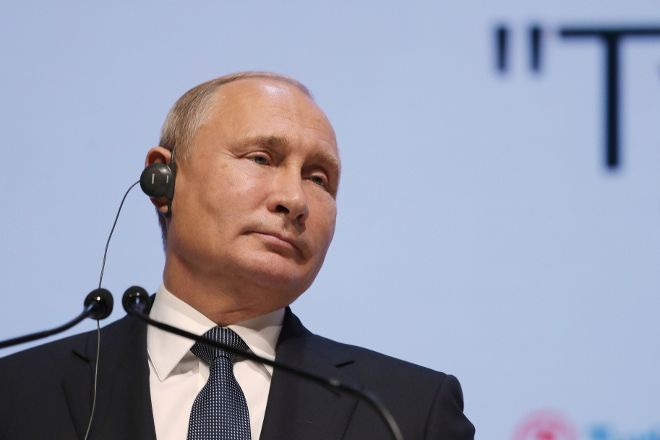 Putin le comunicó a Angela Merkel la “seria preocupación” por el incidente con Ucrania