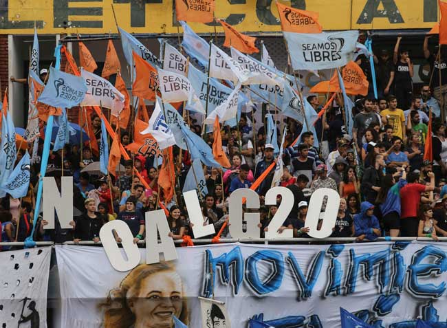 El primer acto masivo contra el G20 convocó a una multitud 