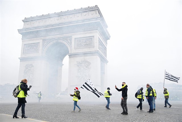 ¿Quiénes son los agitadores del caos en París?