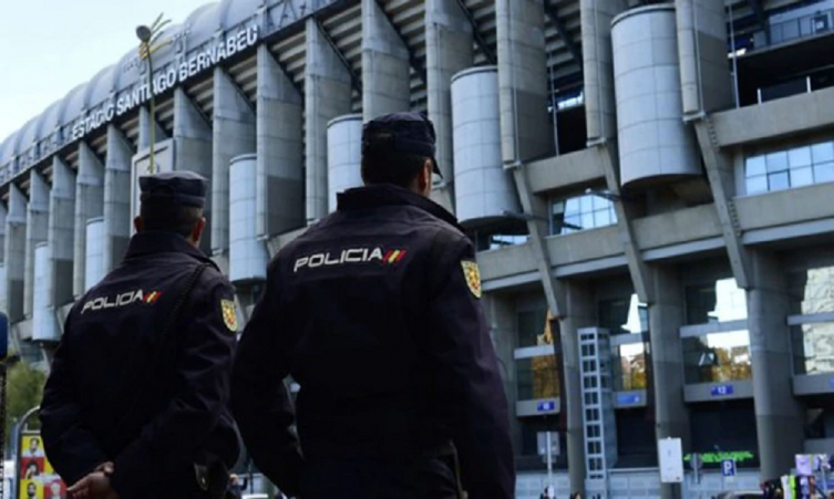 Las sanciones que podrían recibir los barras argentinos que viajen a la final en Madrid