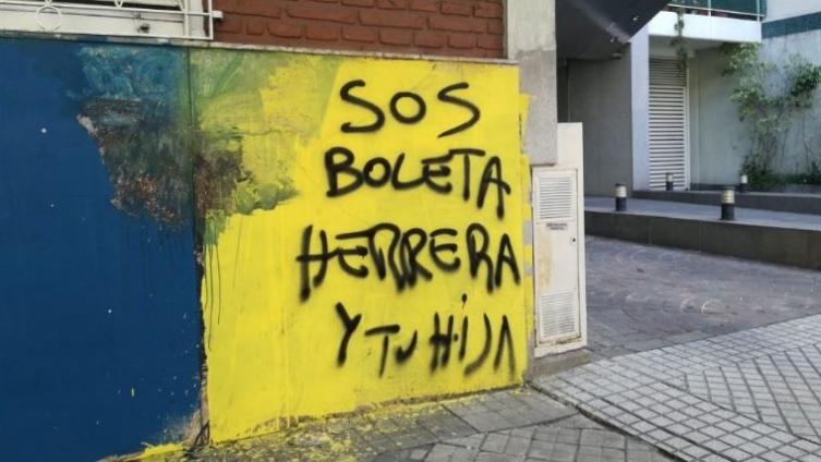 Nuevas pintadas con amenazas al jugador de Central Germán Herrera