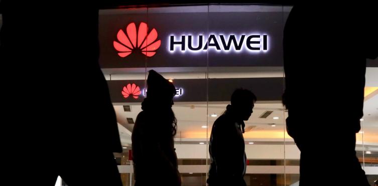 Arrestan en Canadá a la hija del fundador de Huawei y estalla la furia en China