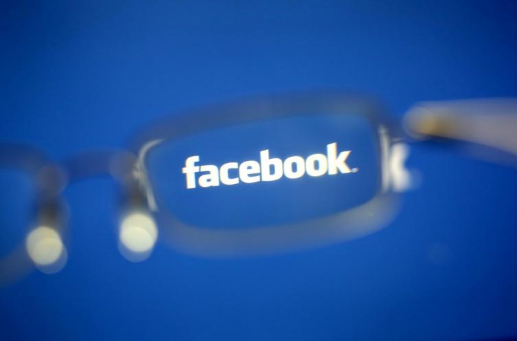 Documentos prueban que Facebook tomó datos de tu teléfono celular sin que lo autorices, y los compartió con terceros