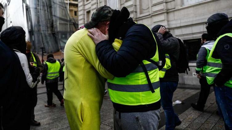 El 54% de los franceses considera que deben continuar las protestas 