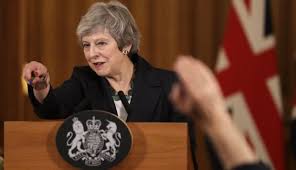Theresa May gana el voto de confianza y seguirá negociando el Brexit