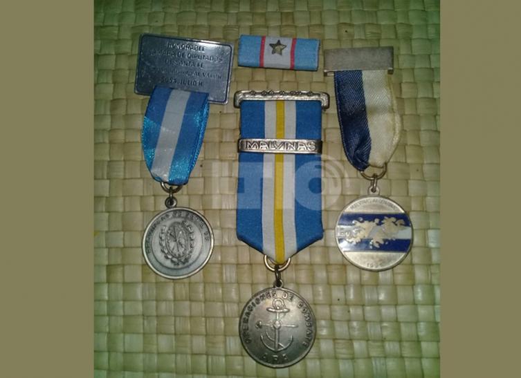 Pide que le devuelvan las medallas que le robaron