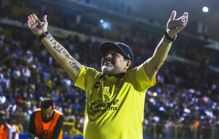 Diego Maradona seguirá en Dorados aunque con algunos cambios