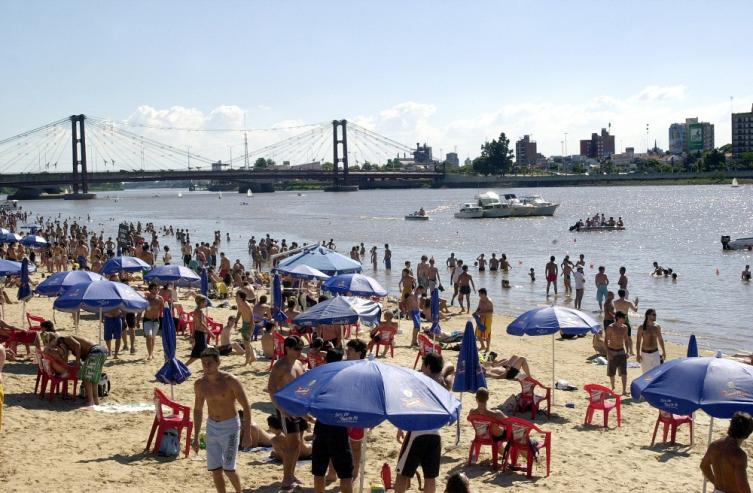 Mucho calor y seguirá subiendo la temperatura 