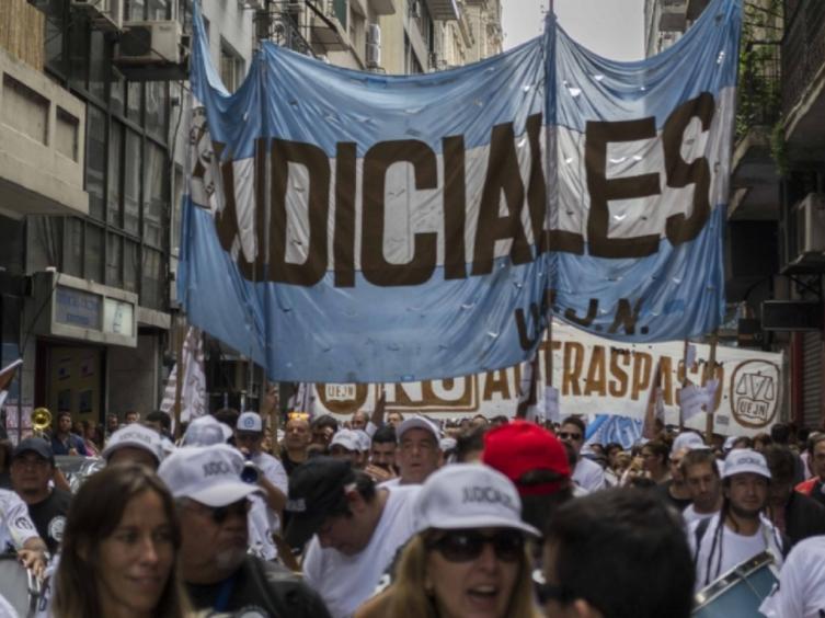 Judiciales paran por 48 horas