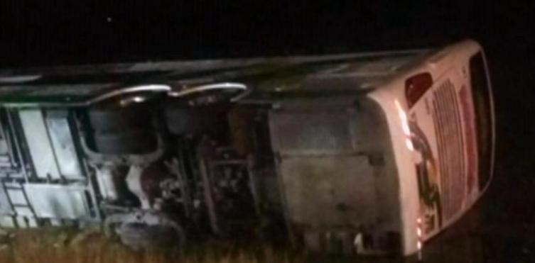 Volcó un micro en la Autovía 2: hay 22 heridos
