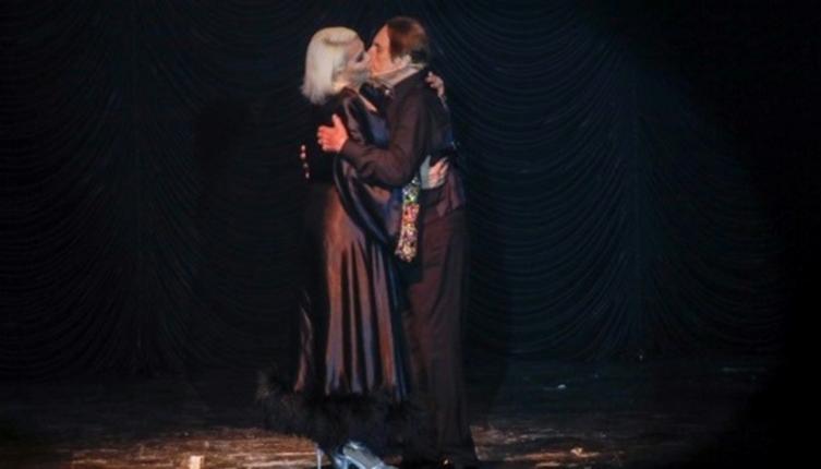 Carmen Barbieri y Santiago Bal, a los besos en “Nuevamente Juntos”