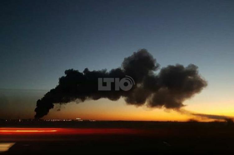 Incendio de dos fábricas en el Parque Industrial