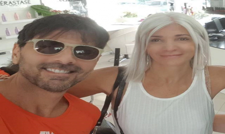 Las primeras fotos de Juan Darthés en Brasil, acompañado por su esposa y sus hijos