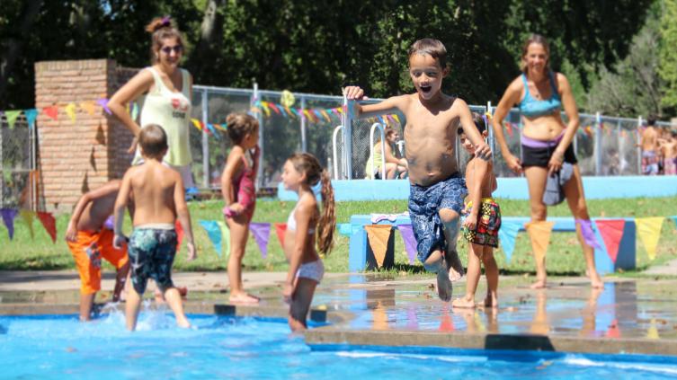 Más de 75.000 jóvenes participan de las propuestas de verano 