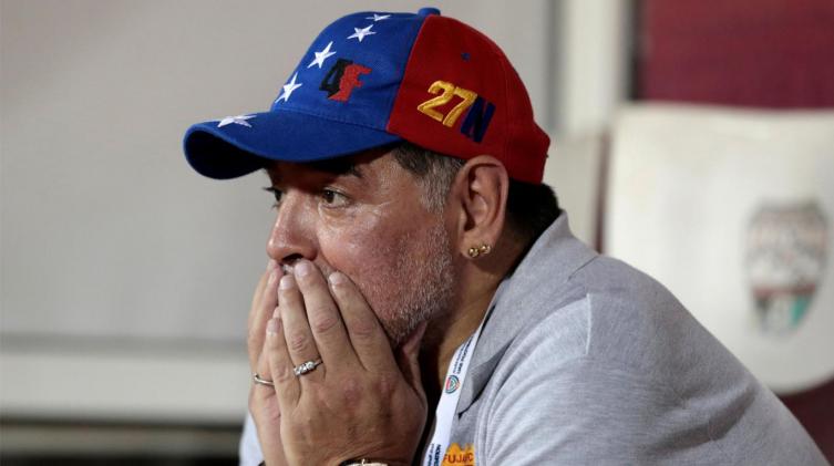 Internaron a Diego Maradona en una clínica en Olivos