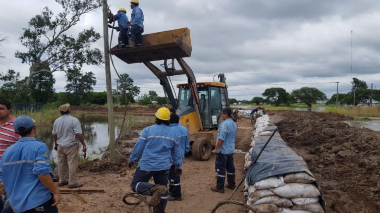 Trabajadores de la EPE realizan tareas del departamento 9 de Julio   