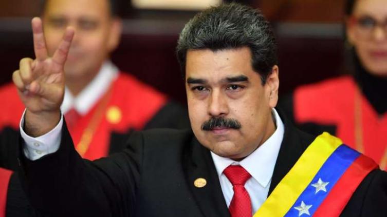 Nicolás Maduro tomó procesión del cargo con unos pocos aliados