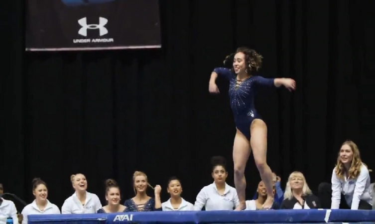 Un doble campeón olímpico descalificó la rutina de la gimnasta que obtuvo un 