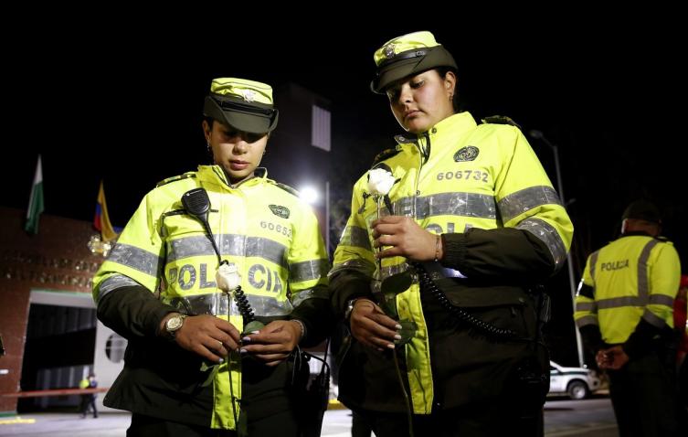 Sube a 21 la cifra de muertos por un coche bomba en Bogotá