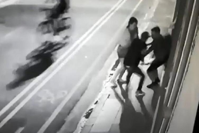 Detuvieron a uno de los ladrones que atacó al turista sueco