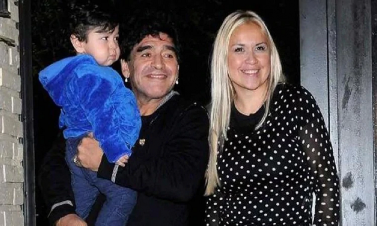 Verónica Ojeda y Dieguito Fernando se van a México con Maradona