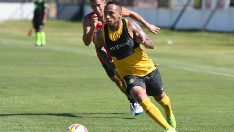 Los suplentes de Central, con Barrera, perdieron ante Central Córdoba