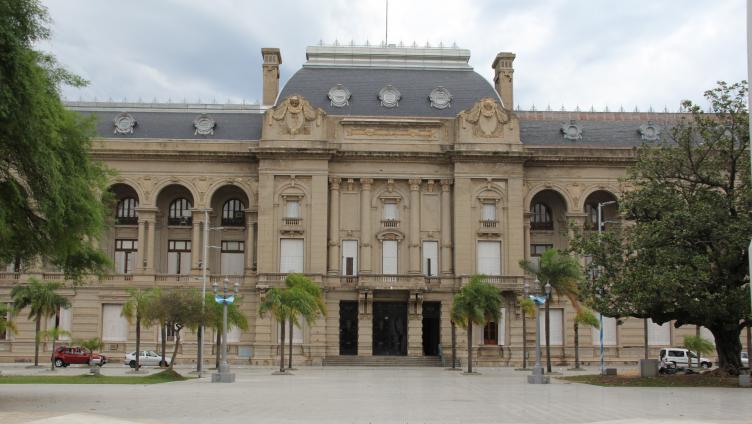 Continúa el pago de la cláusula de actualización automática salarial   