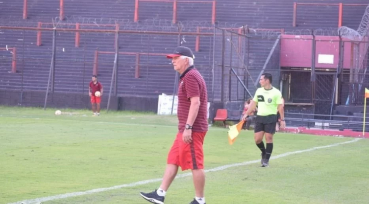 Comesaña dio a conocer el nombre del goleador que quiere en Colón