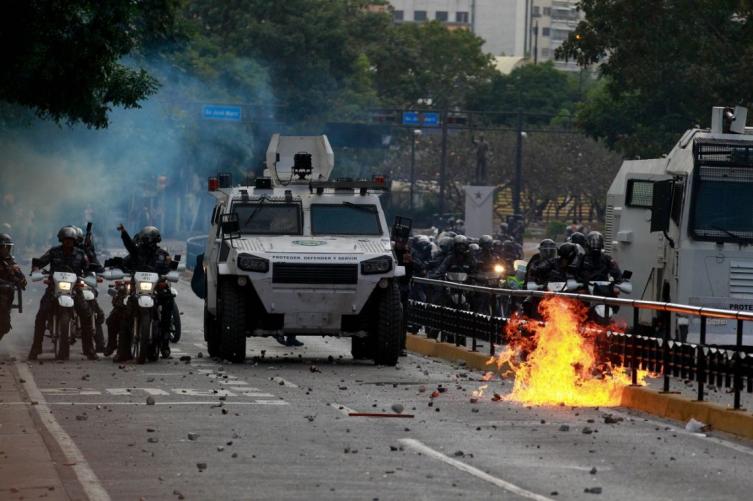 Ya suman 16 los muertos por los incidentes en Venezuela
