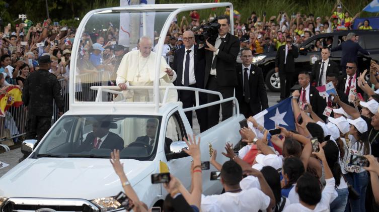 El papa Francisco criticó la corrupción y exigió justicia