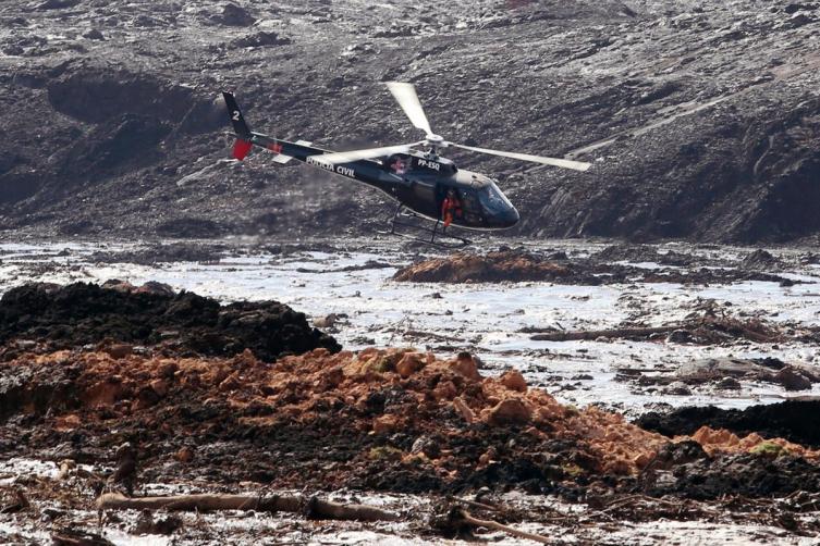 Drama en Brasil: los videos de la avalancha y del operativo para sacar a los que quedaron bajo el barro
