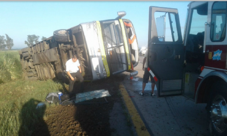 Vuelco de un colectivo en Sa Pereira