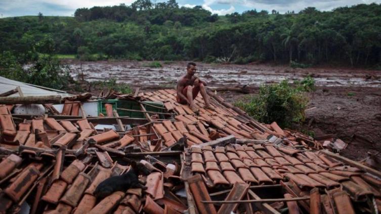 Ya son 58 los muertos por rotura del dique en Brasil