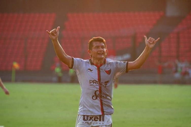 En “el Colón” de Comesaña los aplausos se los llevó el “Pulga” Rodríguez para la victoria ante Argentinos