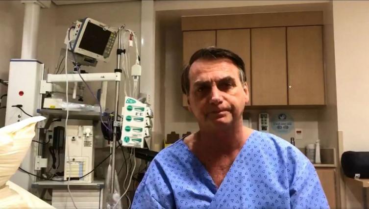 Operaron con éxito a Jair Bolsonaro