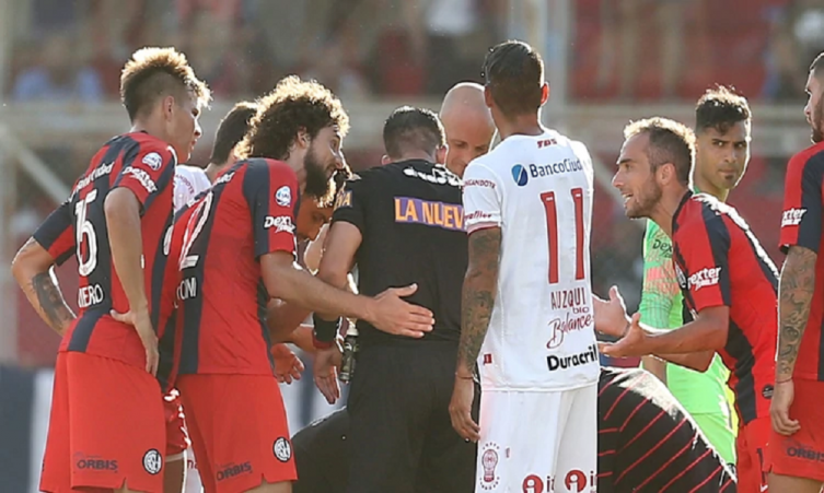 Las cinco recomendaciones que les dieron a los árbitros para el reinicio de la Superliga