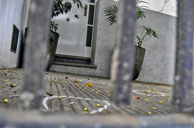 Balearon la casa de familiares de una funcionaria de Fiscalía