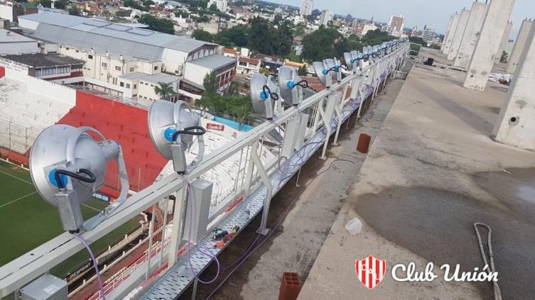 Unión a punto de estrenar las nuevas luminarias