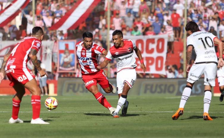 Unión no pudo con Newell´s en su primer partido de local