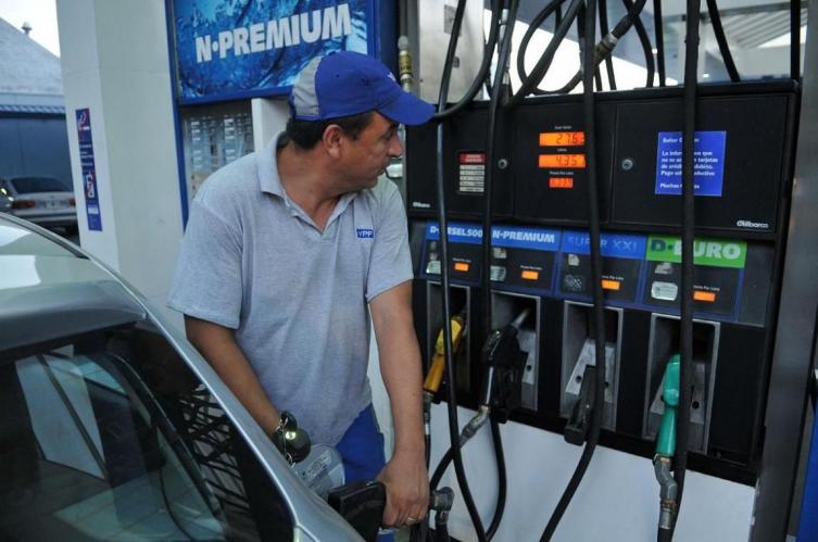 YPF se sumó a Shell y aumentó el precio de sus naftas