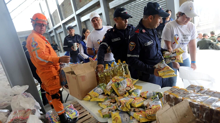 Miles de venezolanos se sumaron a la red para distribuir la ayuda humanitaria