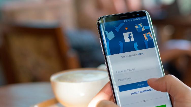 ¿Qué pasa con las redes sociales cuando alguien muere?